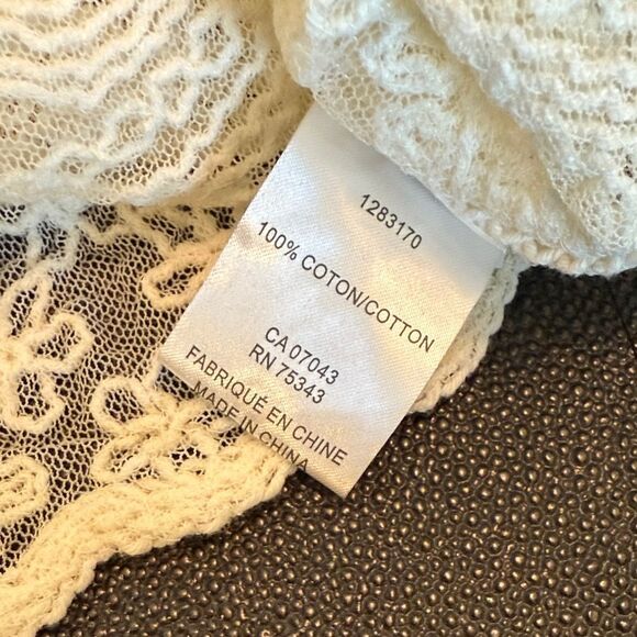 cupcakes & cashmere Cream Button Down Bohemian Lace Blouse size medium - Picture 7 of 13